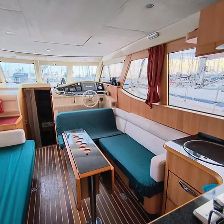 Hotel na wodzie Boat In Downtown